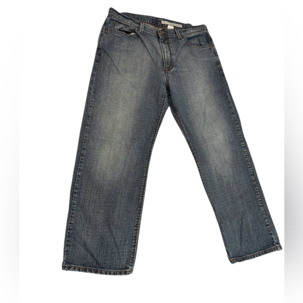 Men’s DKNY Relaxed SoHo Medium Wash Straight Jeans: Size 34 X 30/ Inseam 27”